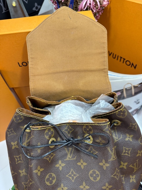 REGAL LOUIS VUITTON GM MONOGRAM BLACK TRIM BACKPACK! main image 12